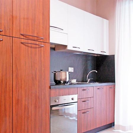 Pleasant Apartment In Alba Adriatica Near Sea Kültér fotó