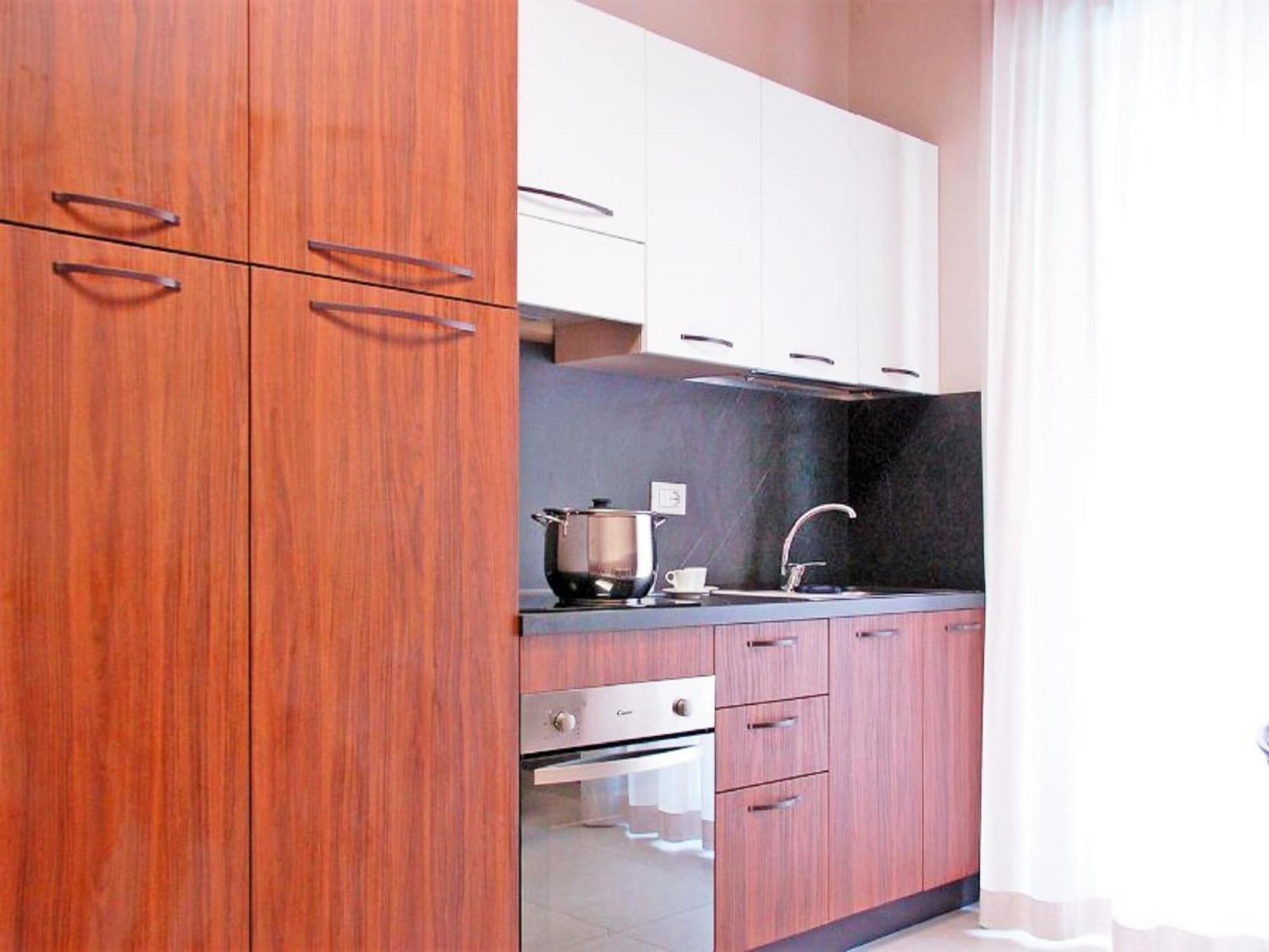 Pleasant Apartment In Alba Adriatica Near Sea Kültér fotó