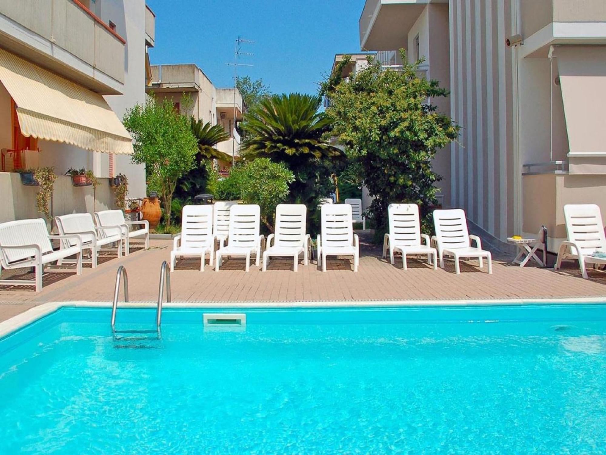 Pleasant Apartment In Alba Adriatica Near Sea Kültér fotó