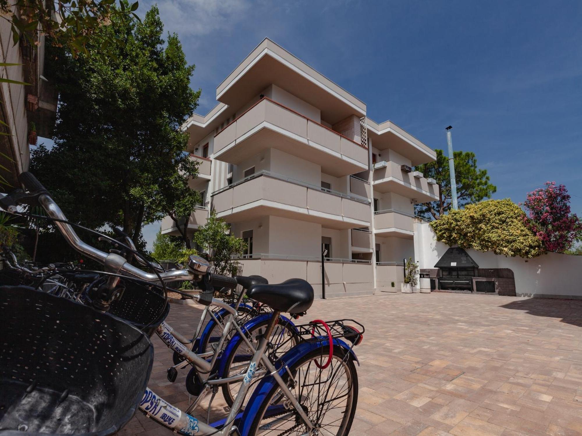Pleasant Apartment In Alba Adriatica Near Sea Kültér fotó